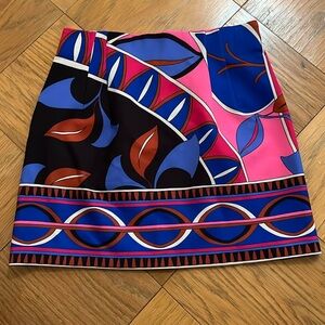 NWT Zara patterned mini skirt